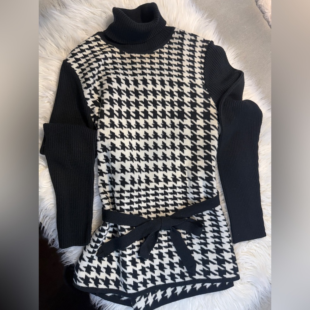 Nina Leonard Black and White Houndstooth Turtleneck Sweater - Picture 4 of 10
